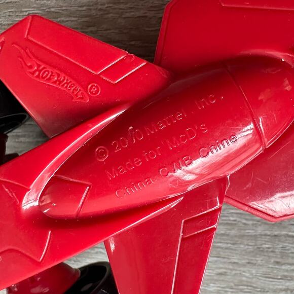 Hot Wheels 2010 McDonald's Mattel Red Car Battle Force 5 - Picture 8 of 9